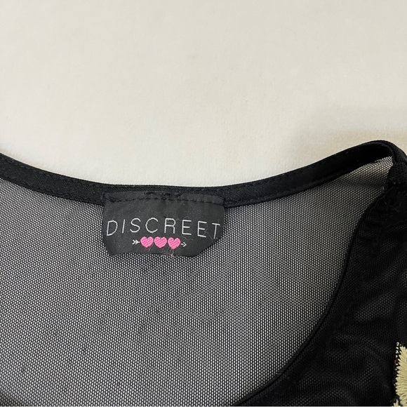 DISCREET Juniors Sheer Top Short Sleeve Applique Black Size Large - Picture 3 of 8